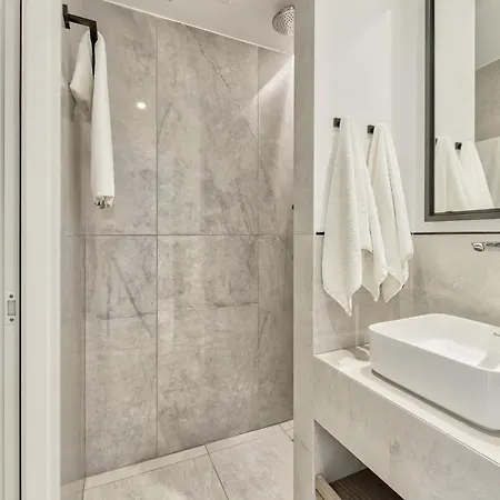Bitzaro Hotel 4*