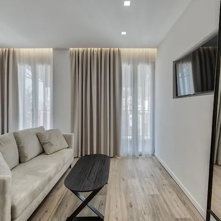 Bitzaro Hotel